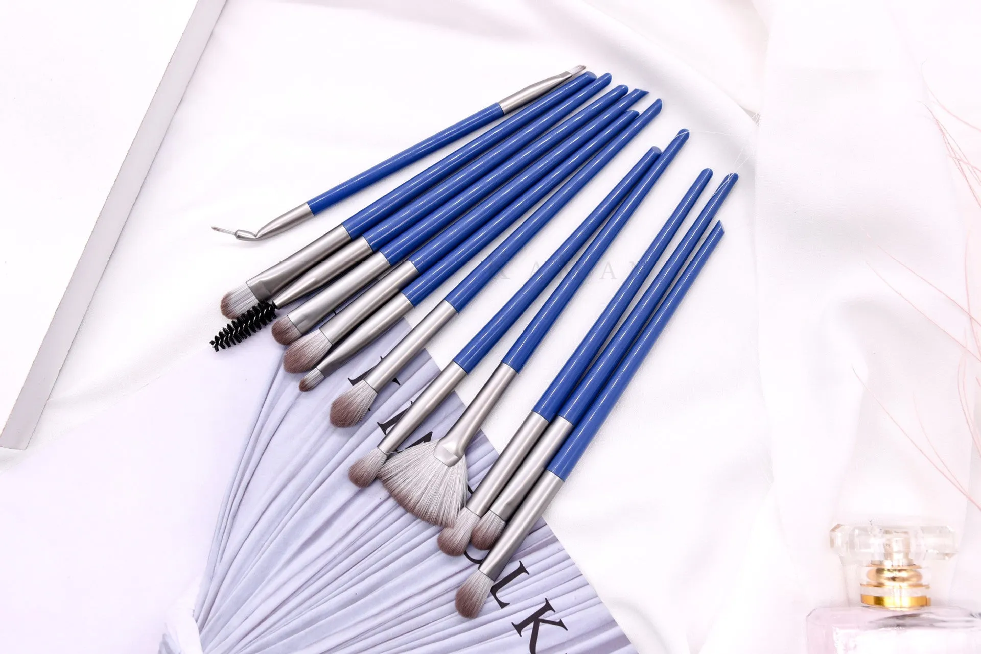 12 Makeup Brushes Set Beauty Tools