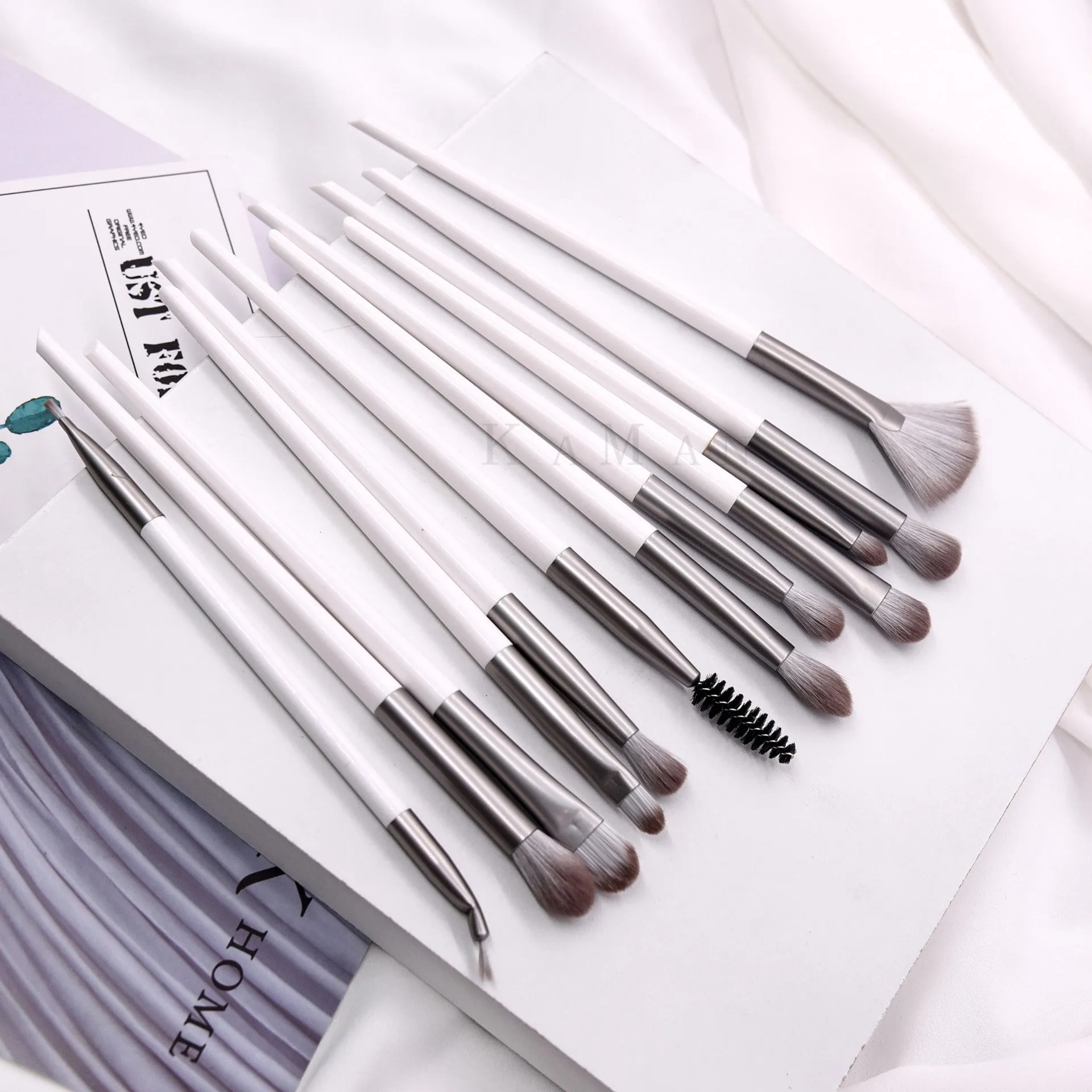 12 Makeup Brushes Set Beauty Tools